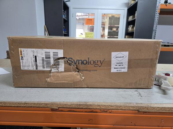 BOX DAMAGE Synology RackStation RS2423RP+ 12-Bay 3.5" Diskless NAS, 2xGbE+ 1 x 10GbE (RJ45) (2U...