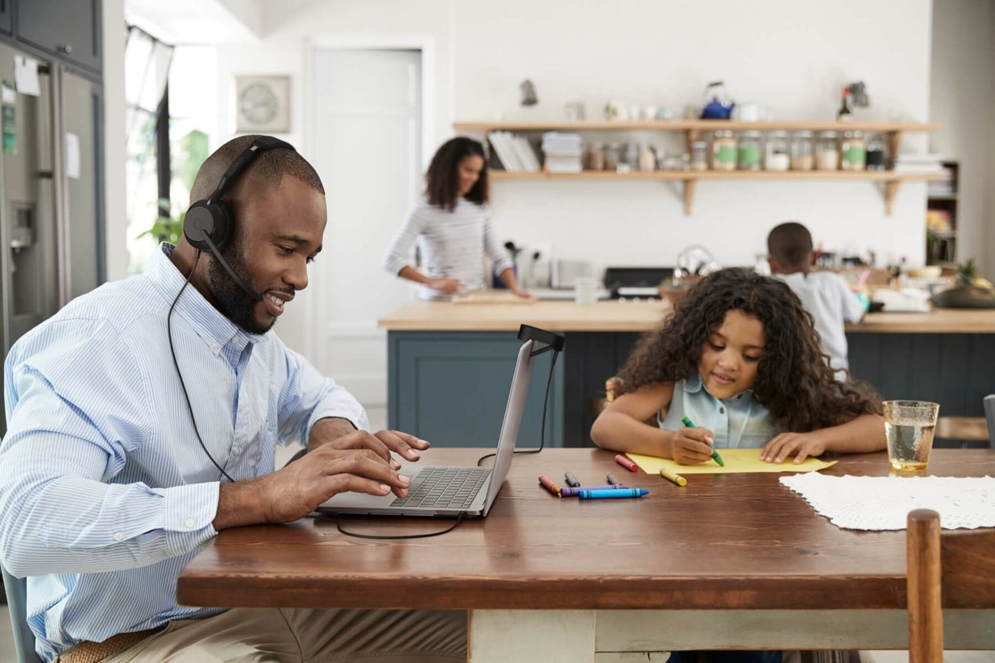 Jabra Evolve2 50, USB C/A MS Mono Headset, Bluetooth®, 4 microphones, Active Noise Cancellation,... - Image 3