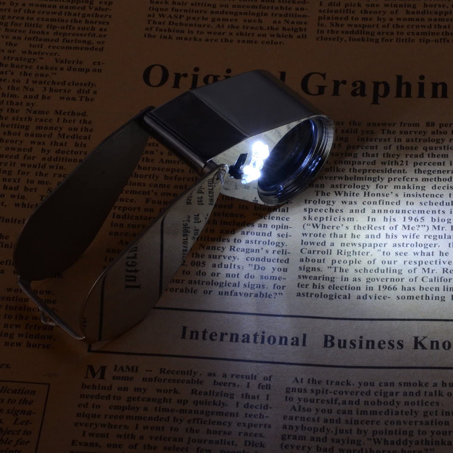 Jewelers Loupe 40X Magnification Metal Foldable Loupe with LED & UV Light - Image 6