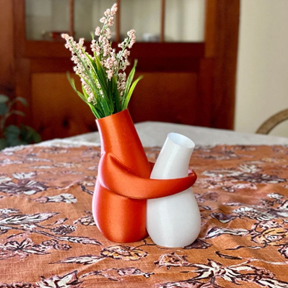 3D printedHugging Vases, decorative vase, suitable for office and home desktop flower pots, a gift for illustration enthusiasts, Valentine's Day, Mother's Day, Easter gift. - Image 4