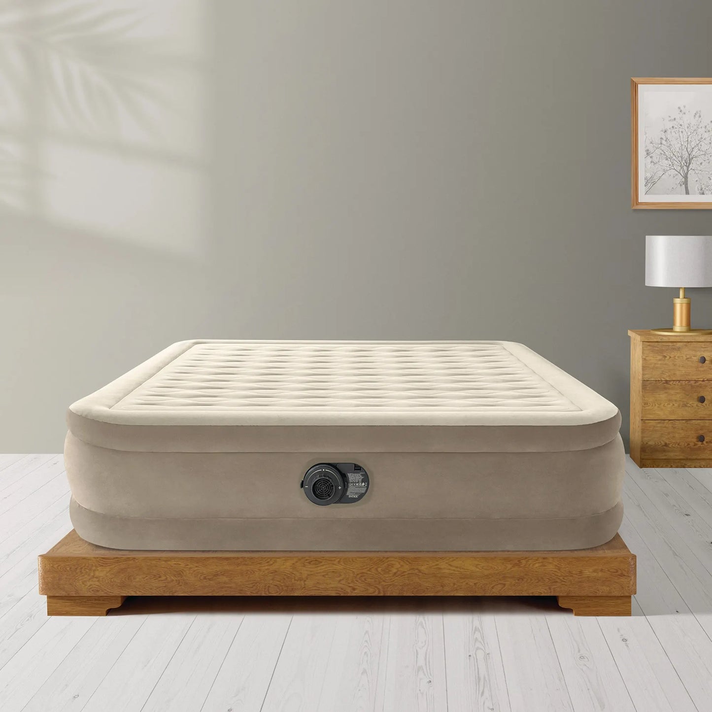 Intex Dura-Beam® Deluxe Queen Ultra Plush Air Mattress - Image 7
