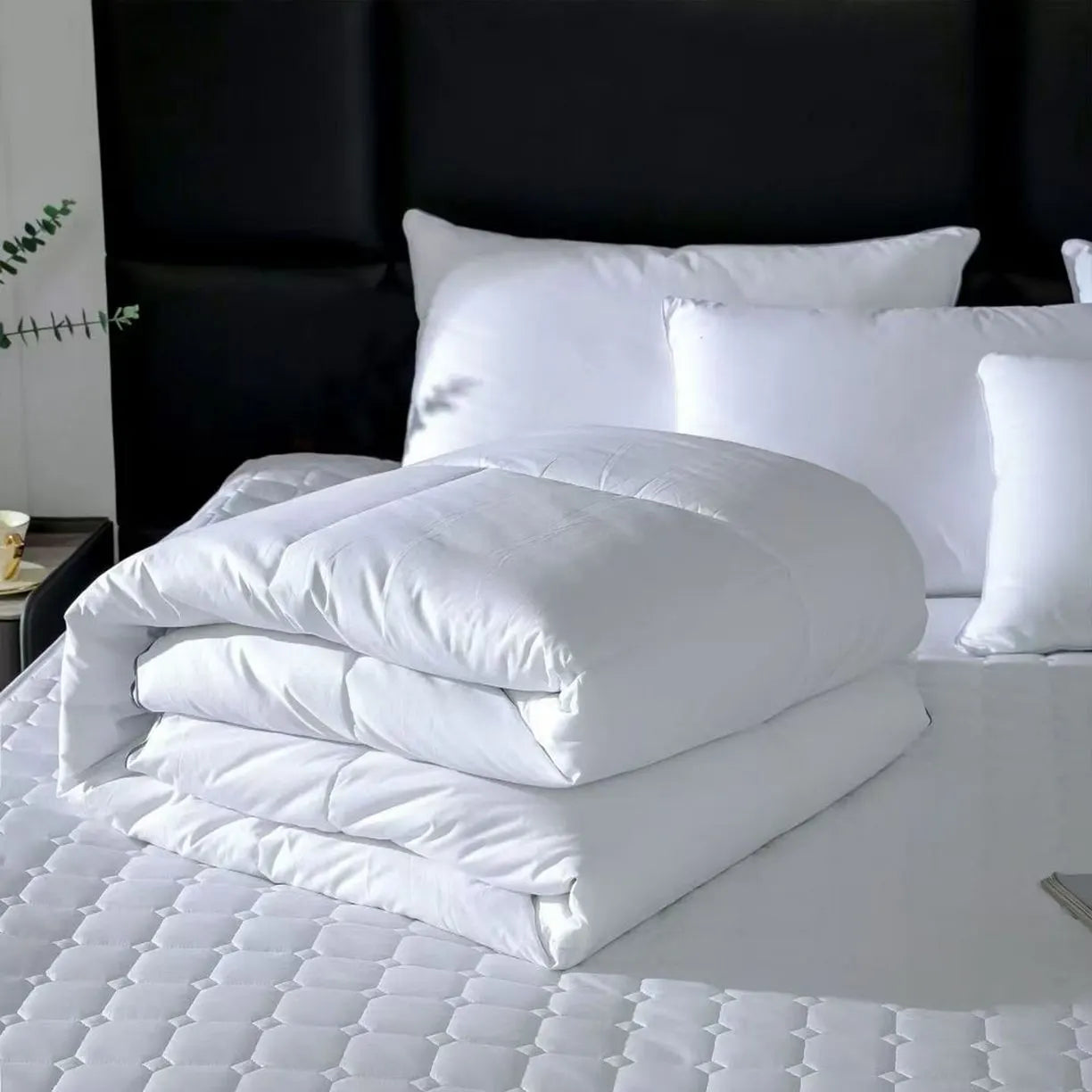 Hotel Quality 400 Gsm Microfibre Duvet Insert with Box Stitching - Queen size 210cm x210 cm - Image 3