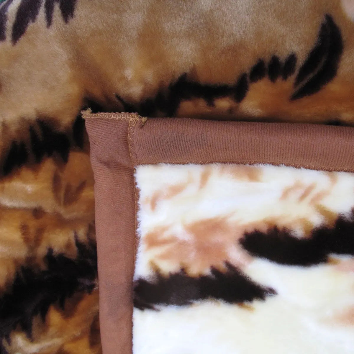 750gsm 3.5kg Double Layer Animal Print Faux Mink Blanket Queen 200x240 cm Brown Tiger - Image 3