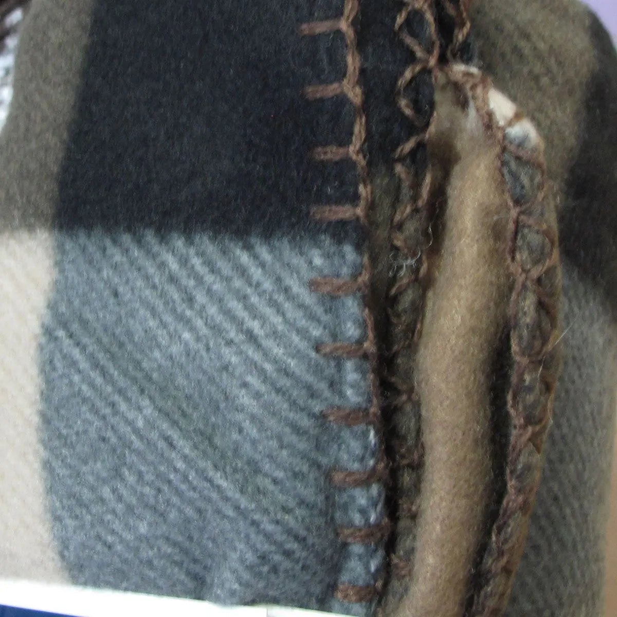 Budget 165gsm Printed Checkered Soft Polar Fleece Extra Large Throw / Single Sized Blanket 150 x 200 cm Brown - Image 3