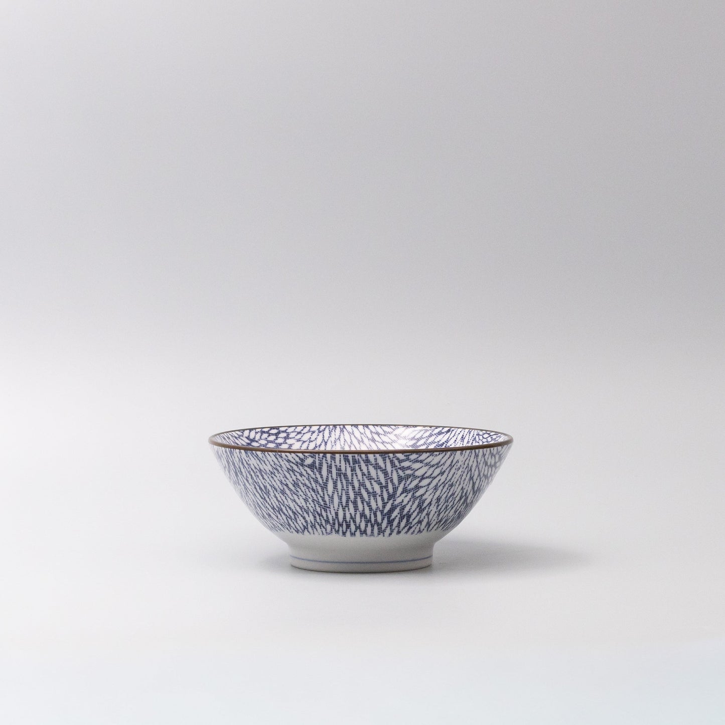 Udon Bowl 17.5cm Chrysanthemum Design - Image 4