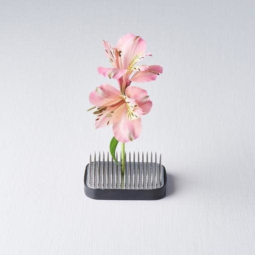 Kenzan Ikebana Pin Base 6.8x5cm Rectangular - Image 2