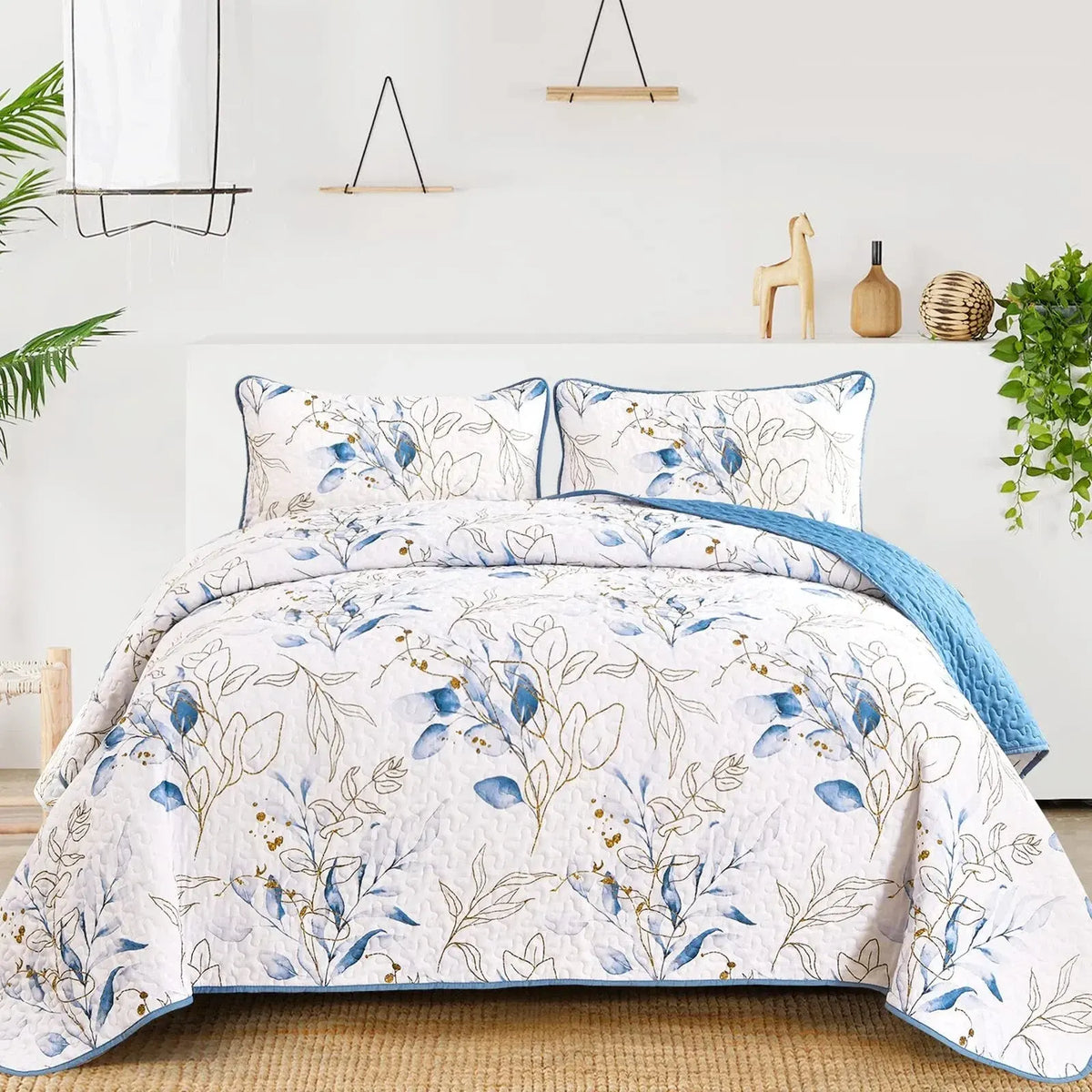 White Blue Botanical Vine Bedspread Coverlet 3 Piece Set