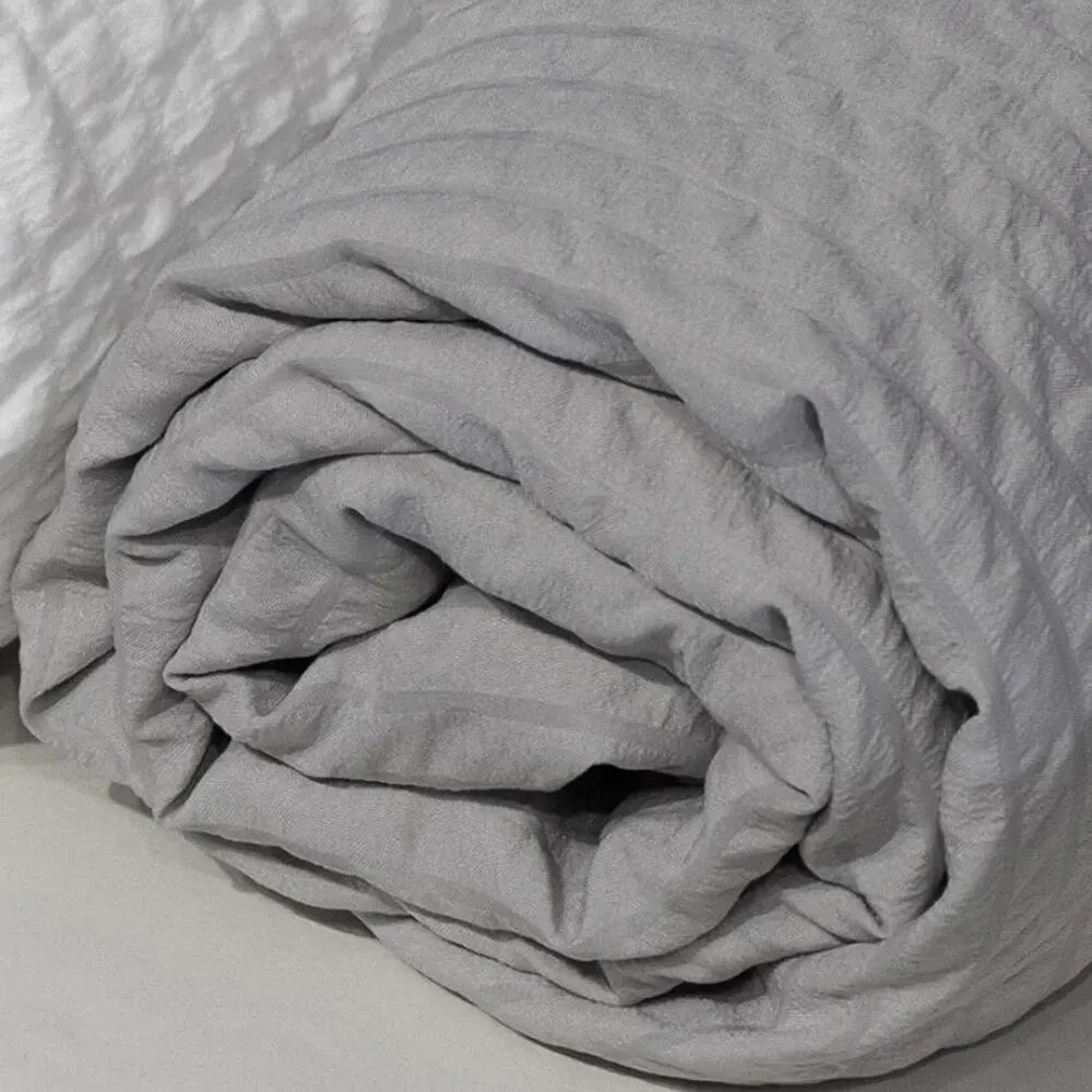 Seersucker Grey Savoy Dahlia Quilt / Doona / Duvet Cover set - Image 7
