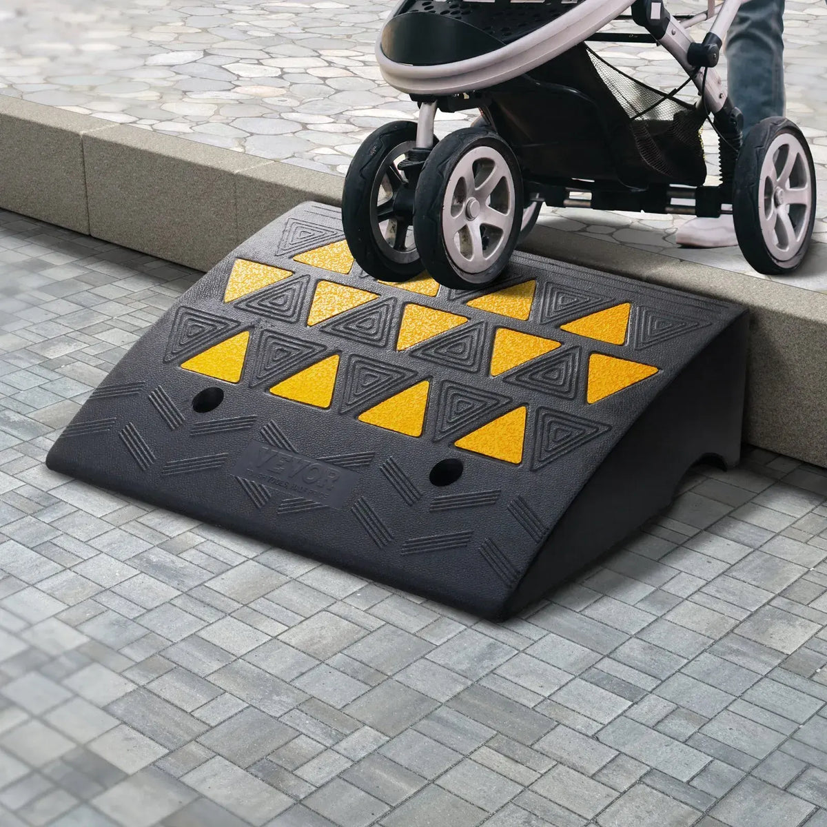 Rubber Curb Ramp 15.2 cm Rise Height Sidewalk Curb Ramp, 37 cm Width 49.1 cm Length Driveway Ramp for Curb, Buses, Bikes - Image 3