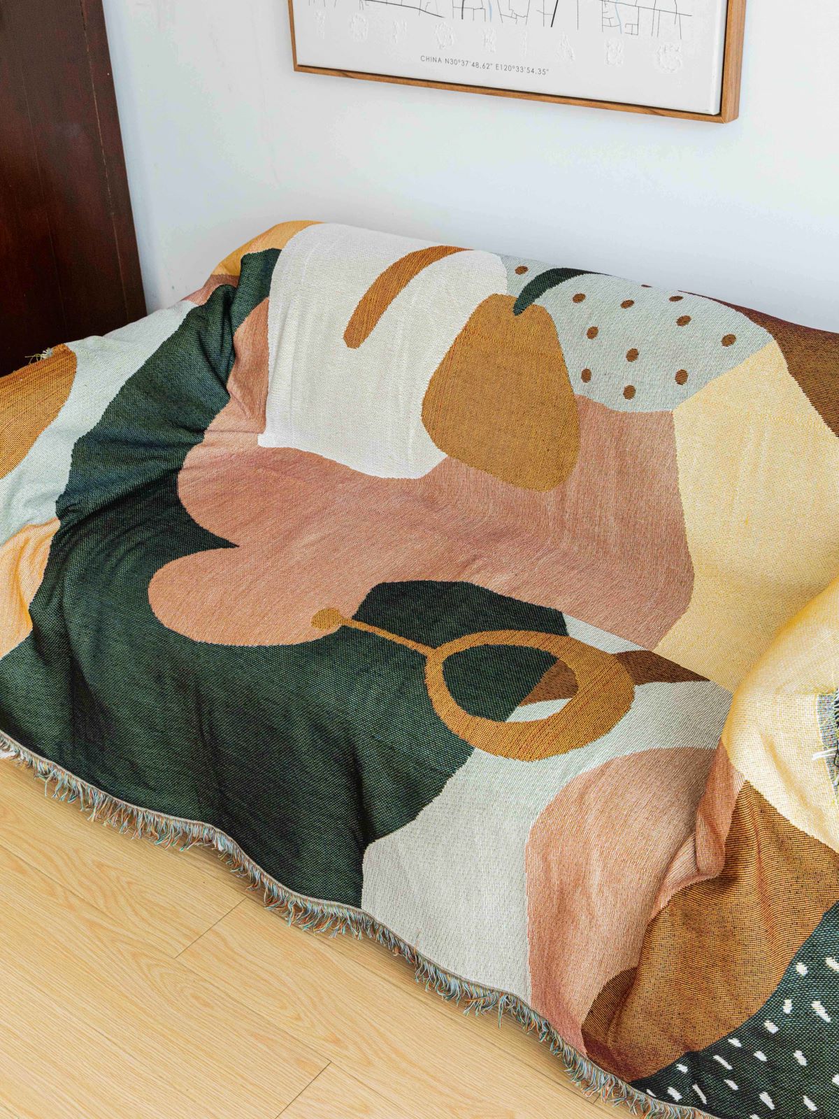 Boho Abstract Woven Blanket – 180x130cm Decorative Throw with Tassel Edges - Image 4