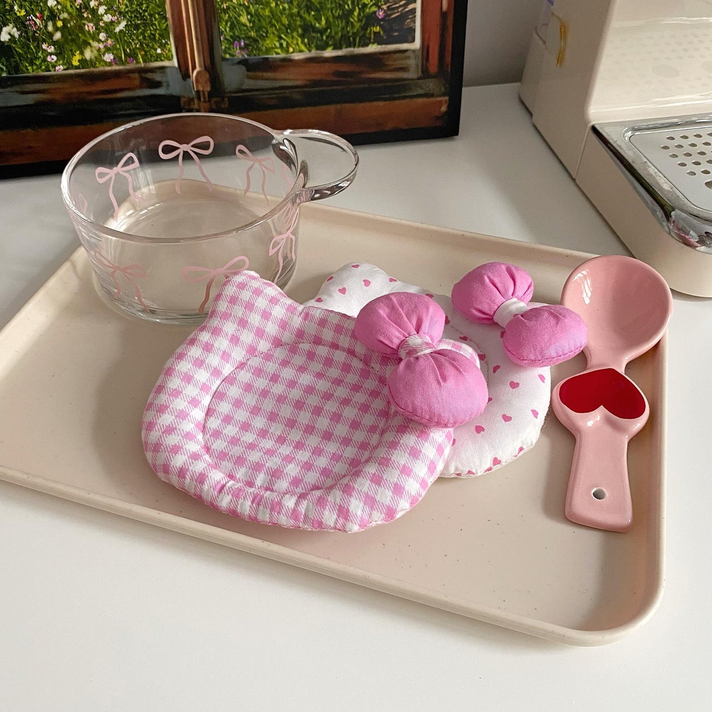 Korean INS Kitty Quilt Insulation Pad, Cute Fabric Kitchen Mat, Desktop Decoration (White and Red) - Image 4