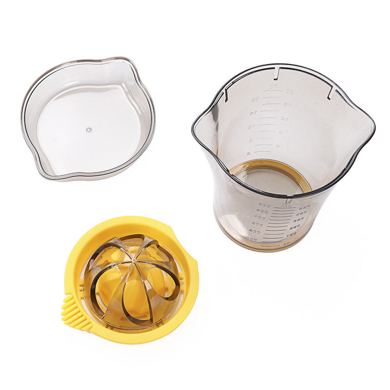 Manual Citrus Juicer & Hand Squeezer - 600ml Measuring Cup with Dual Reamer for Lemons & Oranges - Non-Slip Portable Fruit Press for Kitchen & Camping - Image 8