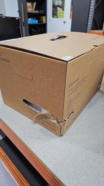 BOX DAMAGE Synology DiskStation DS1823xs+ 8-Bay + 2 x NVMe, 3.5" Diskless, 2xGbE + 1x10GbE, AMD R...