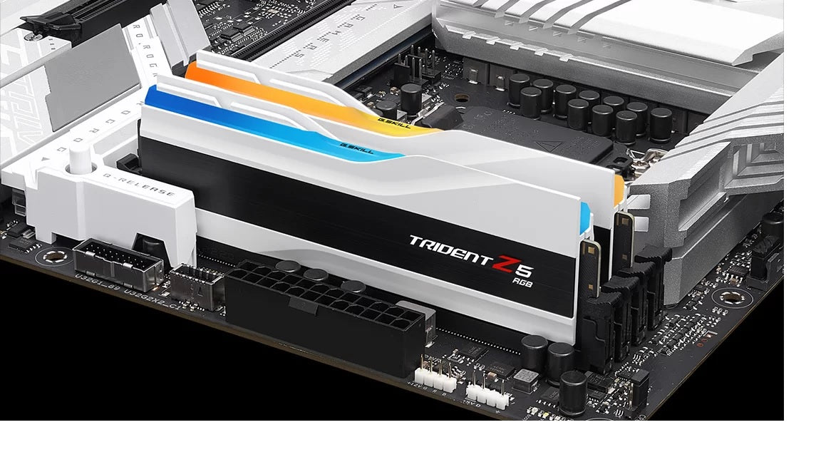 G.SKILL F5-6400J3239G16GX2-TZ5RW 32GB (2 x 16GB)/ DDR5 6400 MT/s/ Timings 32-39-39-102/ Voltage 1...