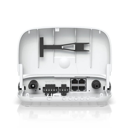 Ubiquiti sunMAX SolarPoint, SM-SP-40, Remotely Managed MPPT 24V 7A Solar Site Charging Appliance,... - Image 4