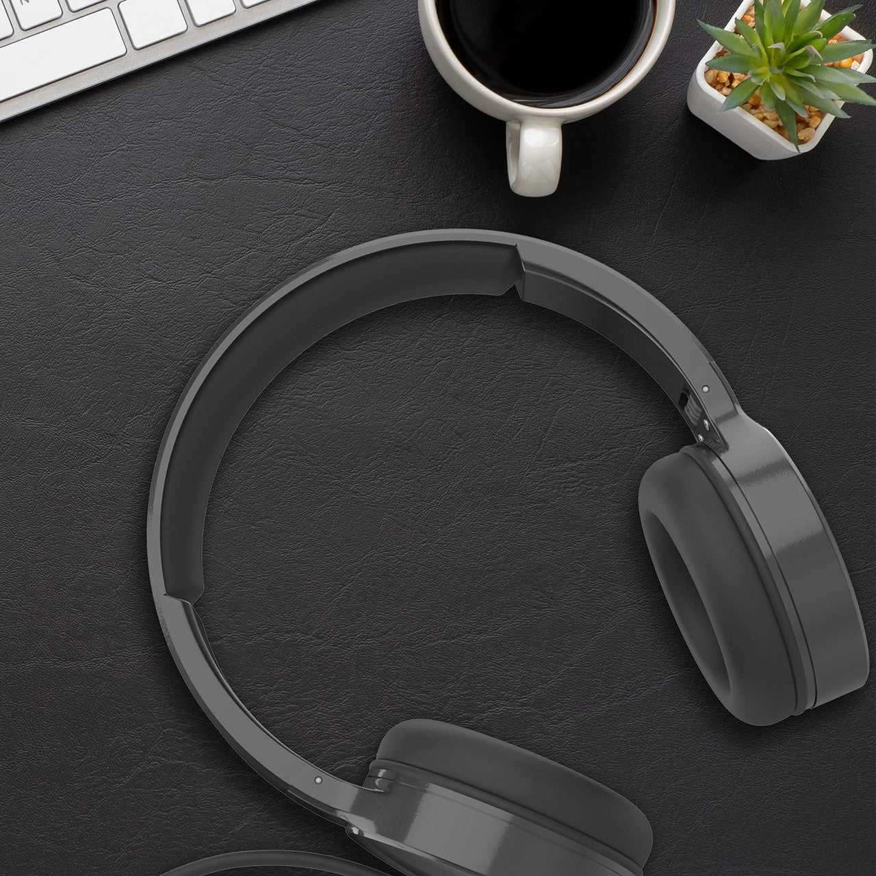 Laser Wired Headphones with 40mm Drivers Black - Image 2