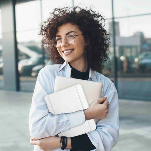 Laser iPad 10.9-inch Wireless Keyboard Case White - Image 4