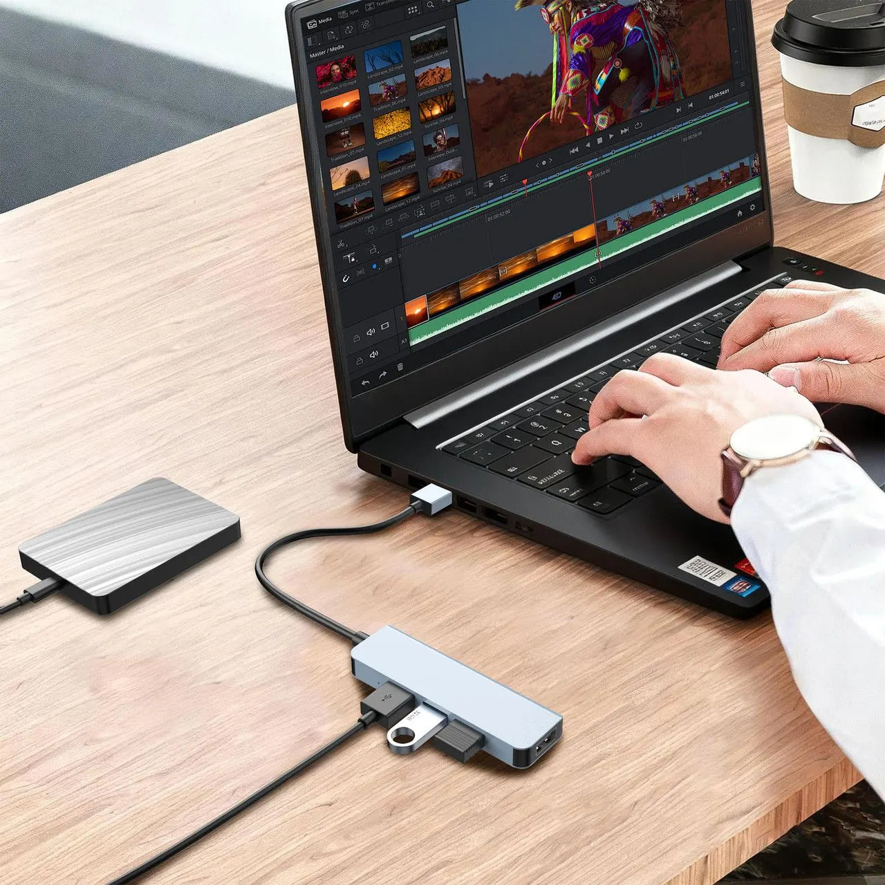 Laser USB 3.0 Data Hub with 4 USB-A Ports - Image 4