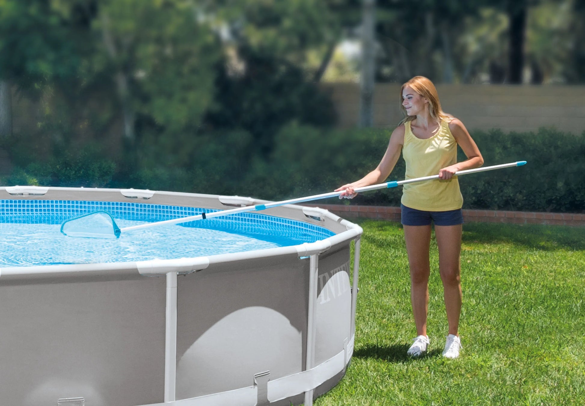 Intex Pool Cleaning Leaf Skimmer - 29050 - Image 4