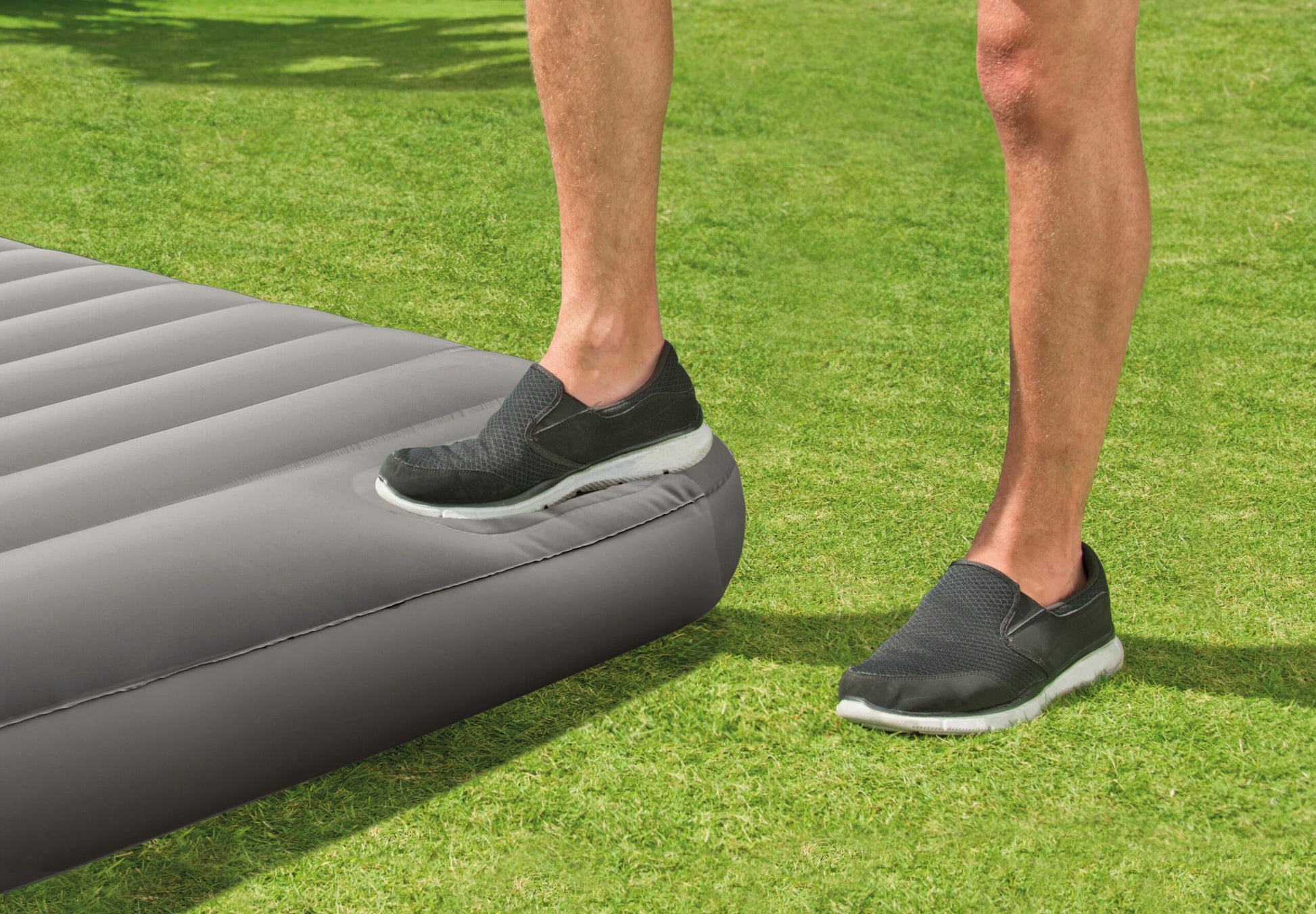 JR. Twin Classic Airbed With Built in Pump - Image 3