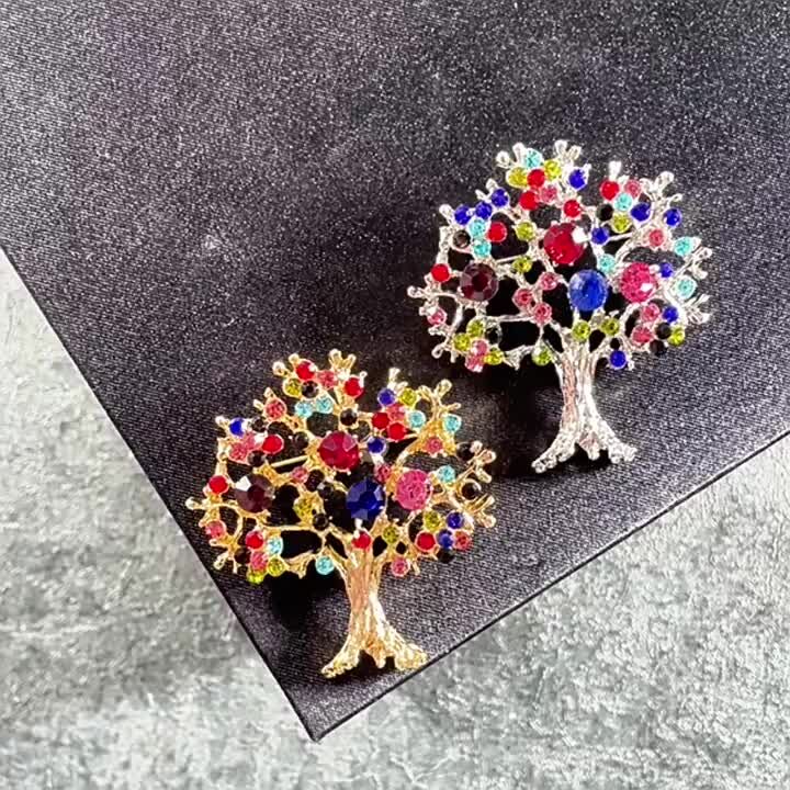 "Everlasting Growth" Tree Crystal Brooch: Carving Eternal Life with Sparkling Branches, Infusing Daily Wear with the Poetic Guarding Power of Nature - Image 7