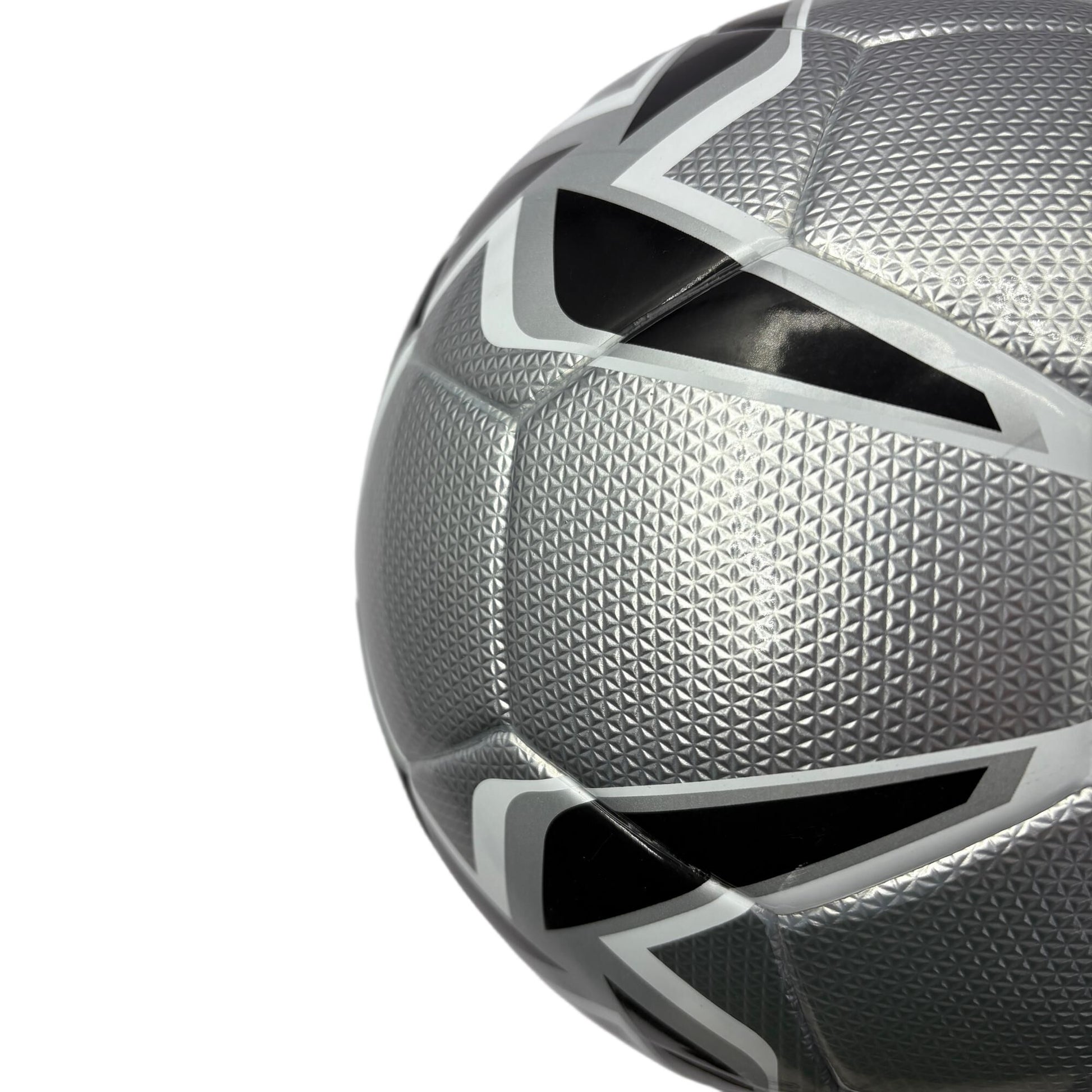 A mirror football with black and white color matching, professional anti-slip and wear-resistant design, exclusive football for fans, three-piece set with net bag, air needle and air pump, the best prize in campus competition, and a sports gift from fathe - Image 4