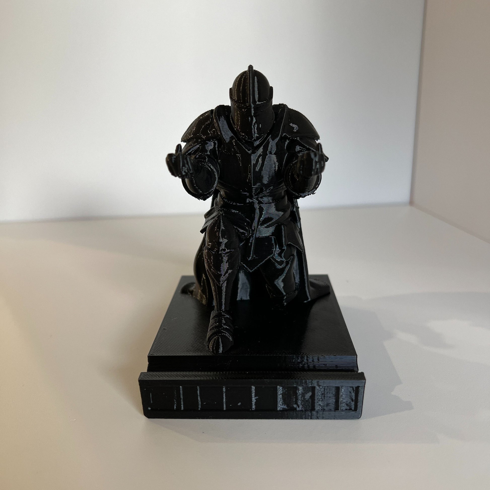 **Knight Sculpture Pen Holder: A Medieval Epic on Your Desk, Where the Pen Becomes a Sword, Blending Decorative Art with Practical Office Use** - Image 2