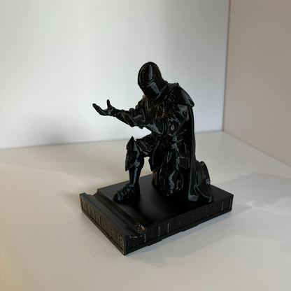 **Knight Sculpture Pen Holder: A Medieval Epic on Your Desk, Where the Pen Becomes a Sword, Blending Decorative Art with Practical Office Use** - Image 4