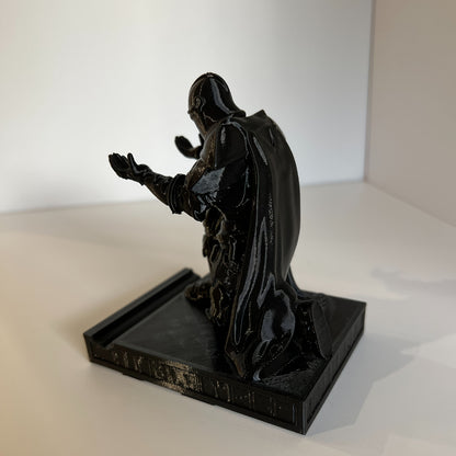 **Knight Sculpture Pen Holder: A Medieval Epic on Your Desk, Where the Pen Becomes a Sword, Blending Decorative Art with Practical Office Use** - Image 5