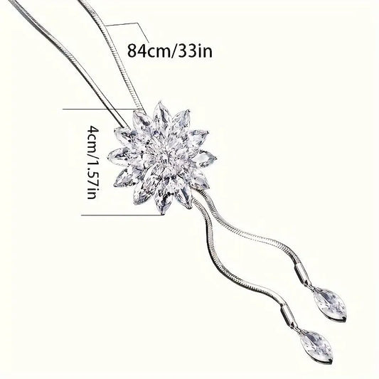 Fashionable and Creative High-End Artificial Crystal Diamond-Inlaid Snowflake New Style Sweater Chain Clothing Pendant（WHITE） - Image 2
