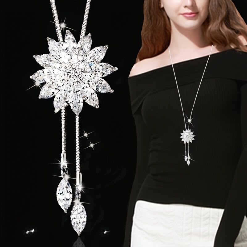 Fashionable and Creative High-End Artificial Crystal Diamond-Inlaid Snowflake New Style Sweater Chain Clothing Pendant（WHITE） - Image 6