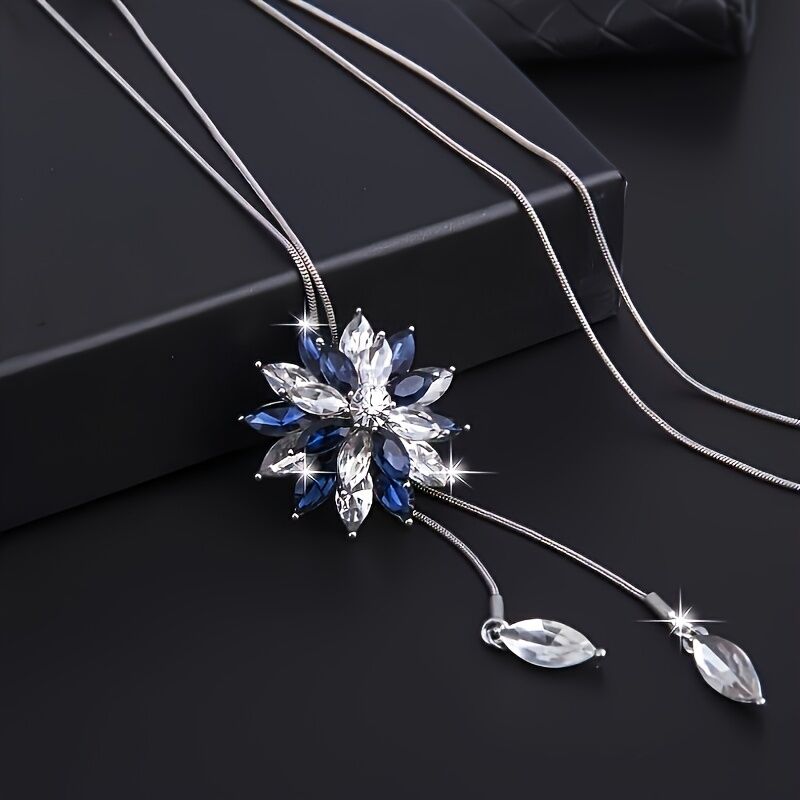 Fashionable and Creative High-End Artificial Crystal Diamond-Inlaid Snowflake New Style Sweater Chain Clothing Pendant（WHITE） - Image 8