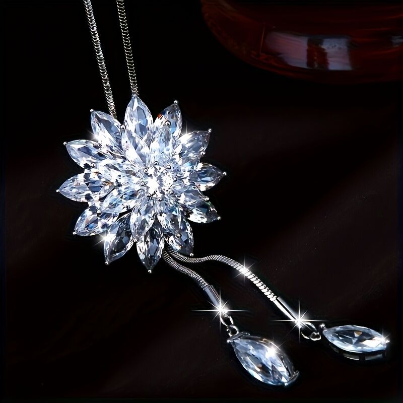 Fashionable and Creative High-End Artificial Crystal Diamond-Inlaid Snowflake New Style Sweater Chain Clothing Pendant（BLUE+WHITE） - Image 8