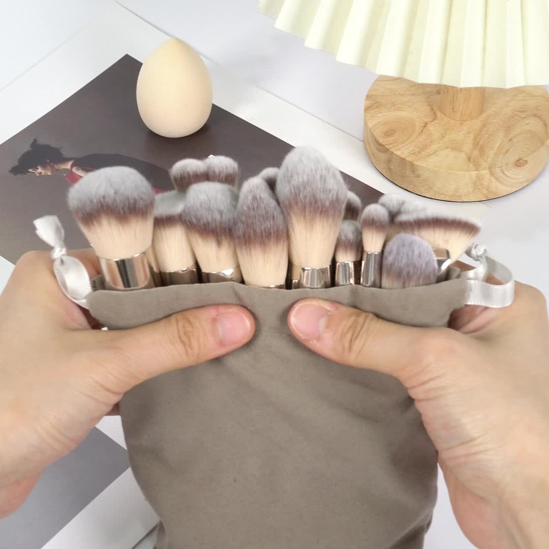 MAANGE 18-piece professional makeup brush set, including 18 makeup brushes + velvet cloth bag, soft brush hair makeup brushes, foundation brush, eye shadow brush, blending brush, concealer brush, eyeliner brush, skin-friendly powder puff set, travel porta - Image 3