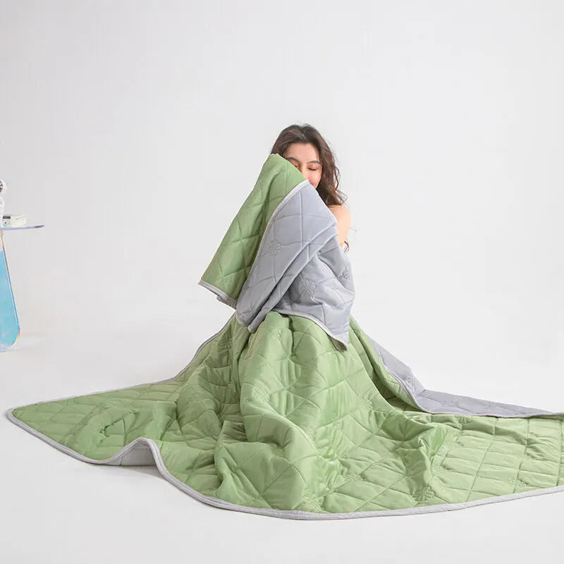 Christmas gifts for loved ones Aussie Summer Cooling Quilt – 4 Sizes, Breathable, Lightweight & Skin-Friendly for Refreshing Sleep All Season(apple green,200cm*230cm)