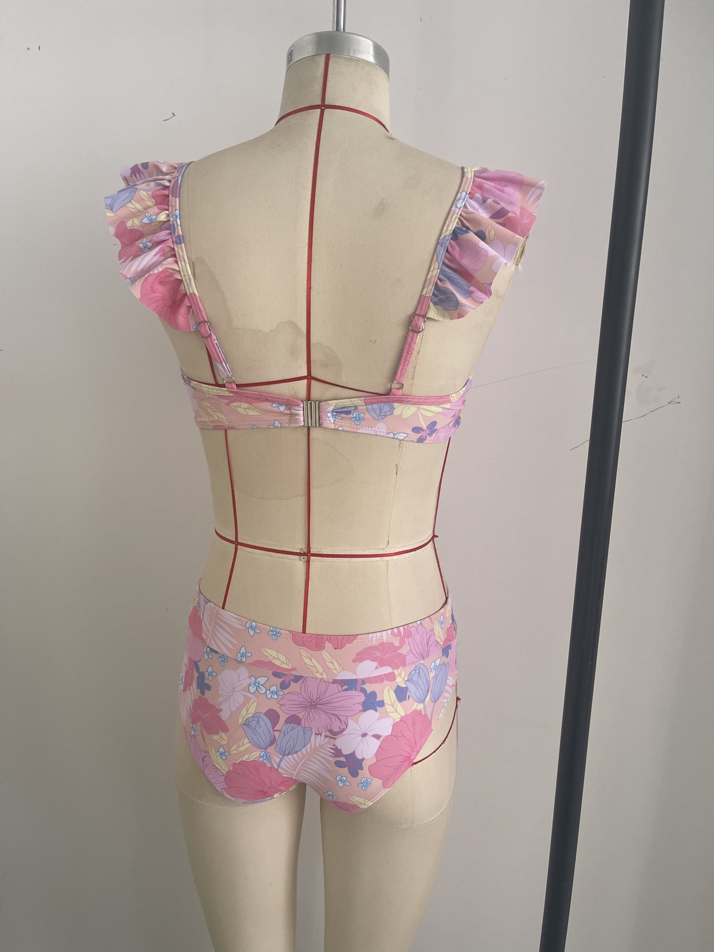 Chic Teenage Design Bikini Featuring Frill Details and Secure Fastening for Beach Days Size L - Image 6