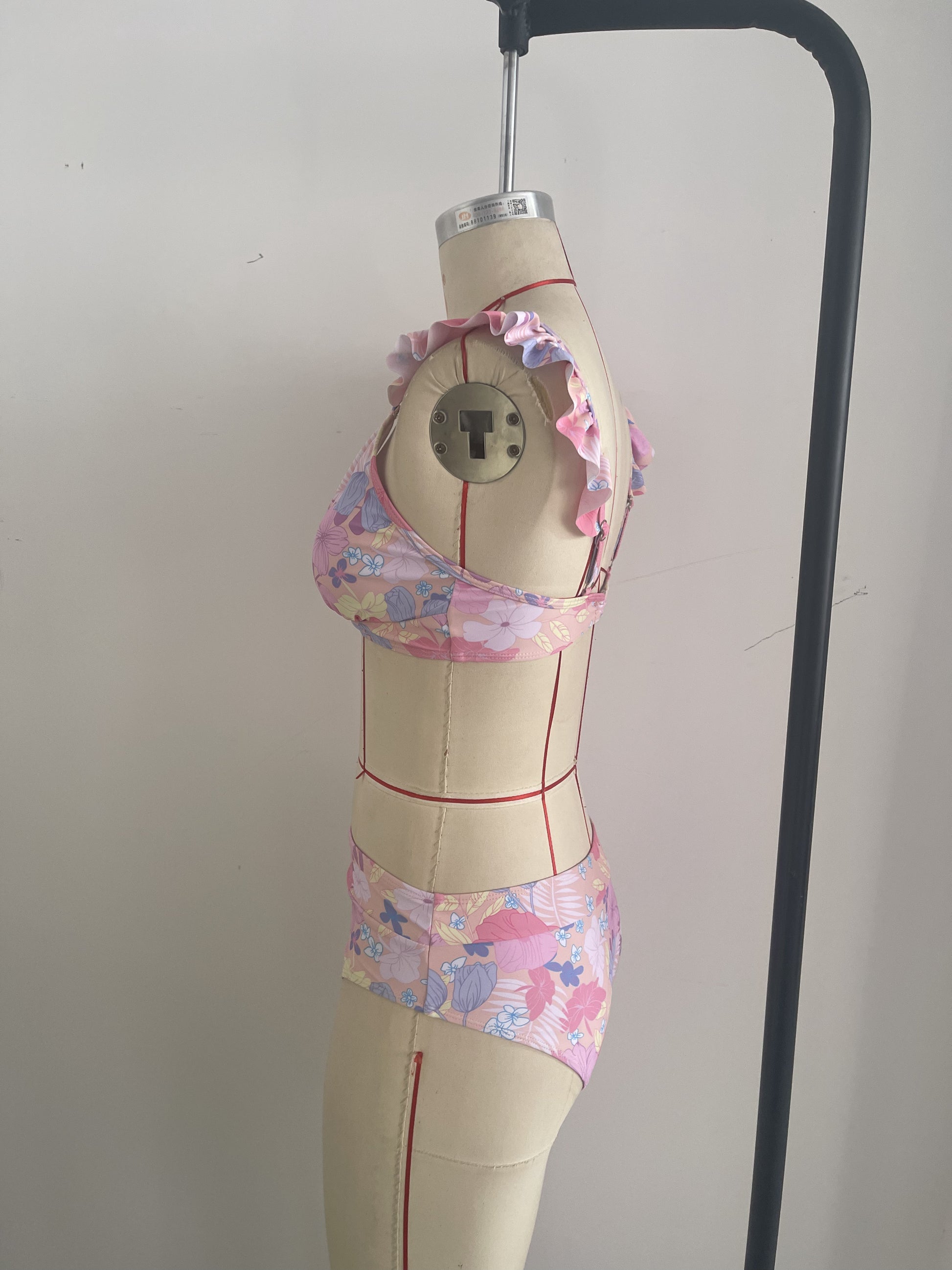 Chic Teenage Design Bikini Featuring Frill Details and Secure Fastening for Beach Days Size XL - Image 5