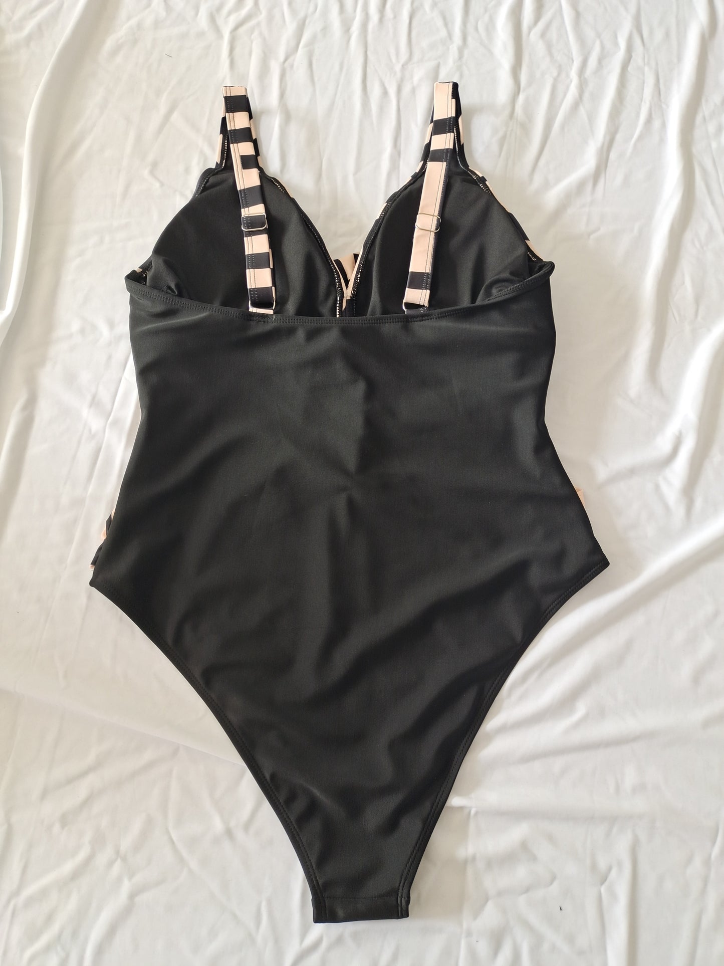 Plus Size One-Piece Deep V-Neck Swimsuit with Waist Tie Design Size 2XL - Image 4