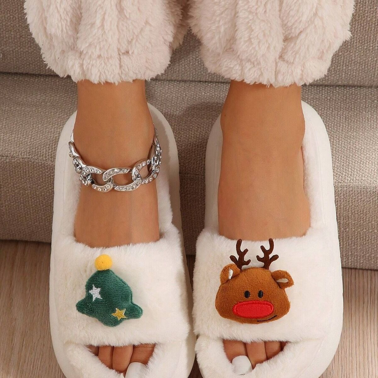 Christmas Cartoon Plush Slippers, Unisex Lightweight Thick-Soled Anti-Slip Fuzzy Slippers for Couples & Family(milky white-43-44) - Image 2