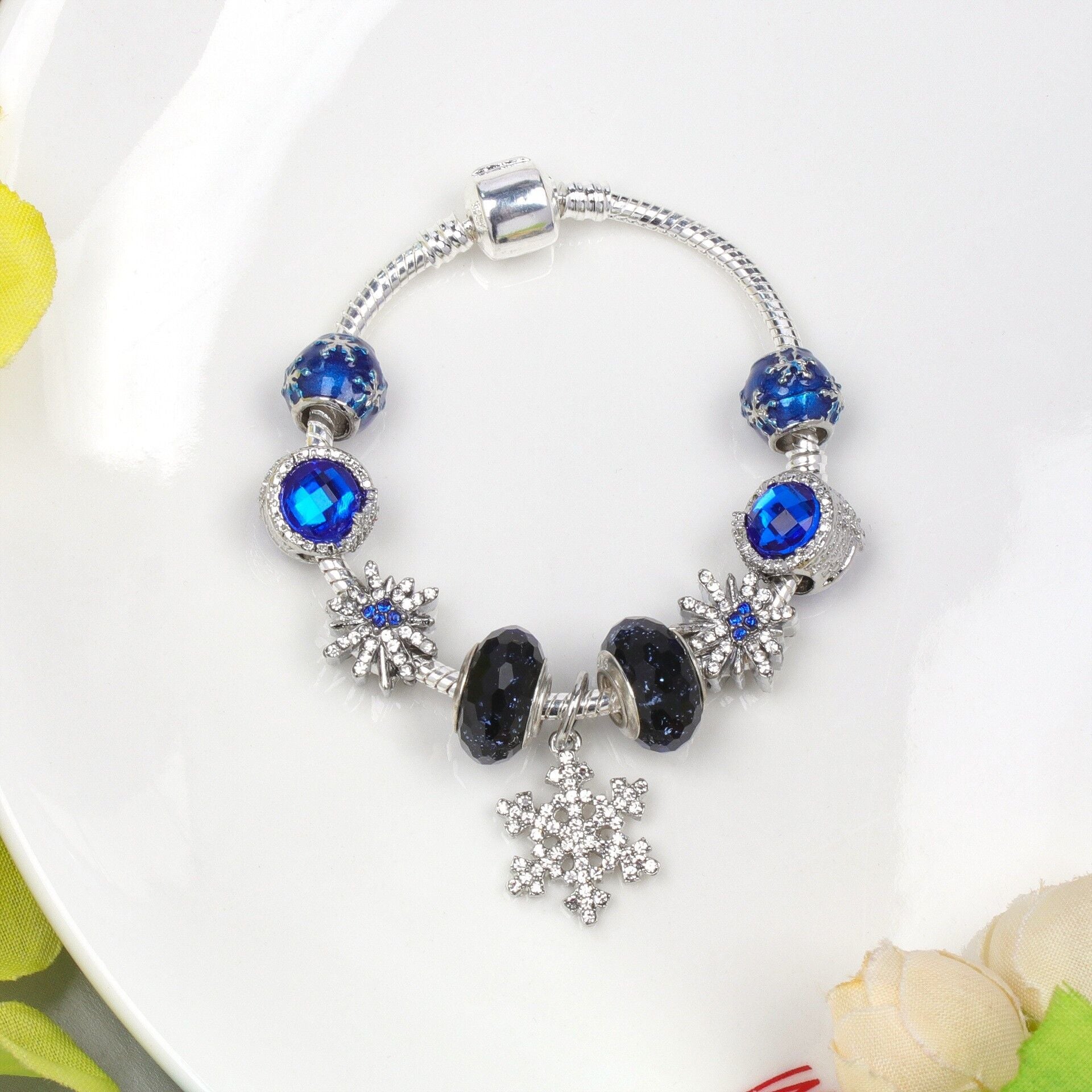 Rhinestone Blue Cat’s Eye Starry Glaze Beads Bracelet with Snowflake Pendant(18cm)