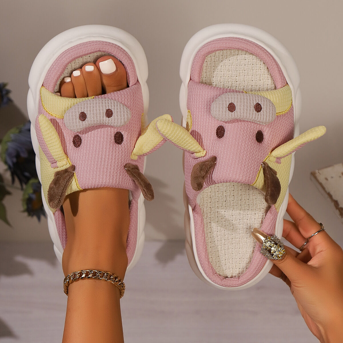 Unisex Cow Cartoon Linen Slippers: EVA Thick Sole Non-Slip Beach Sandals for Couples & Parent-Child, 7 Styles(pink-37-38)