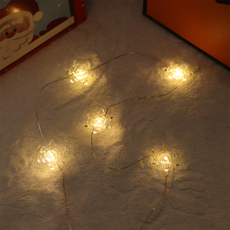 2m 20-LED Christmas Snowflake String Lights, Warm White, Battery Powered (2 x AA Batteries Required) - Image 2