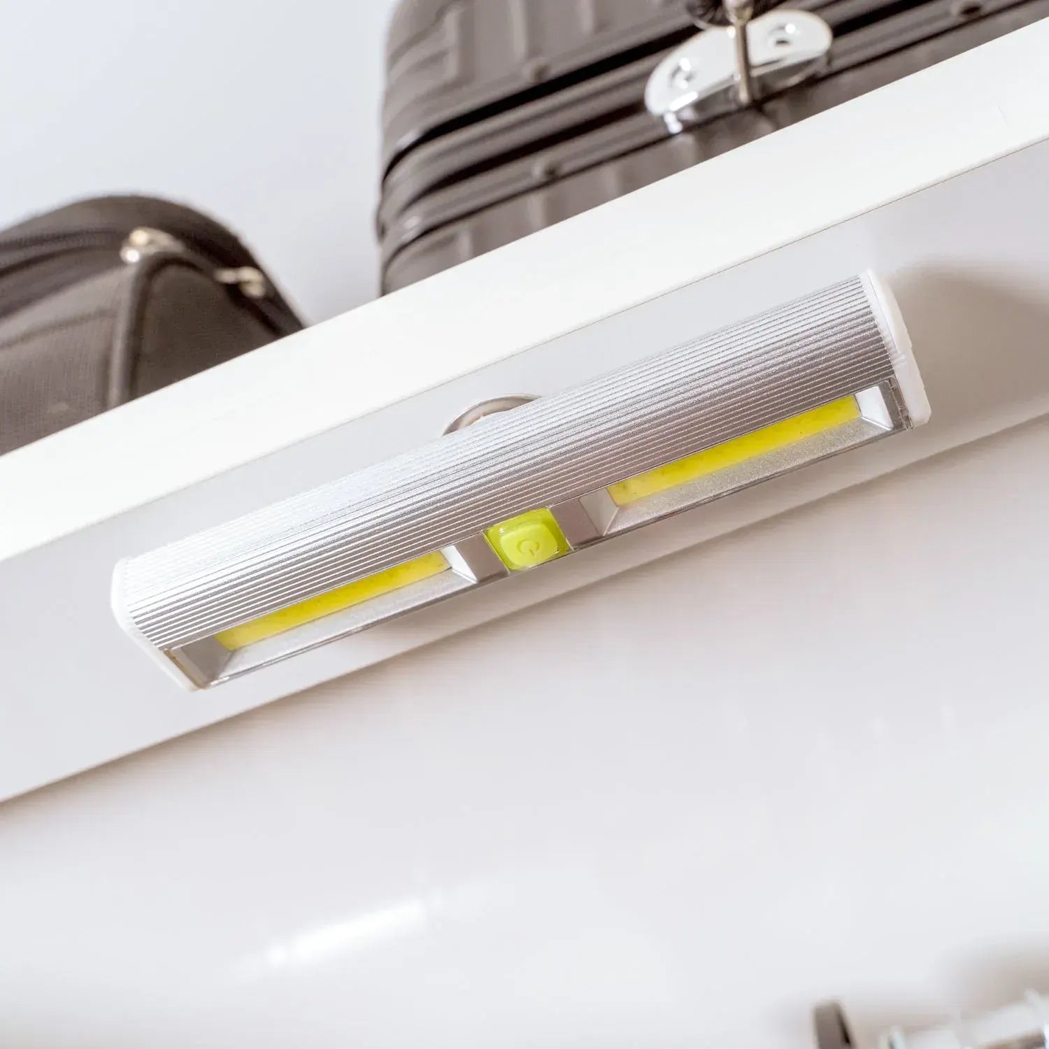 2 Pcs 200 Lumens Remote Controlled Cabinet Light Bars - Image 4