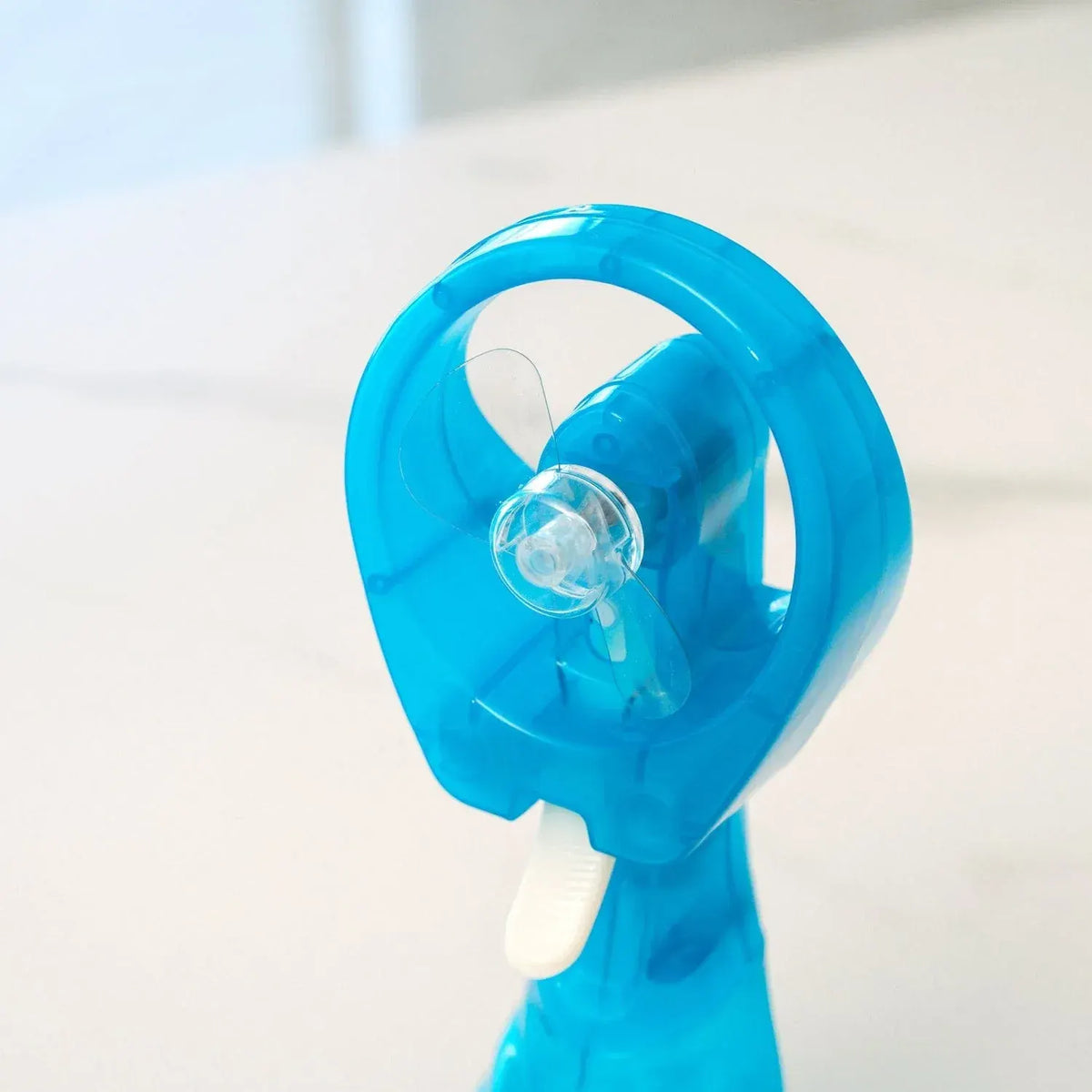 Lazy Dayz Water Spray Fan - Blue - Image 3