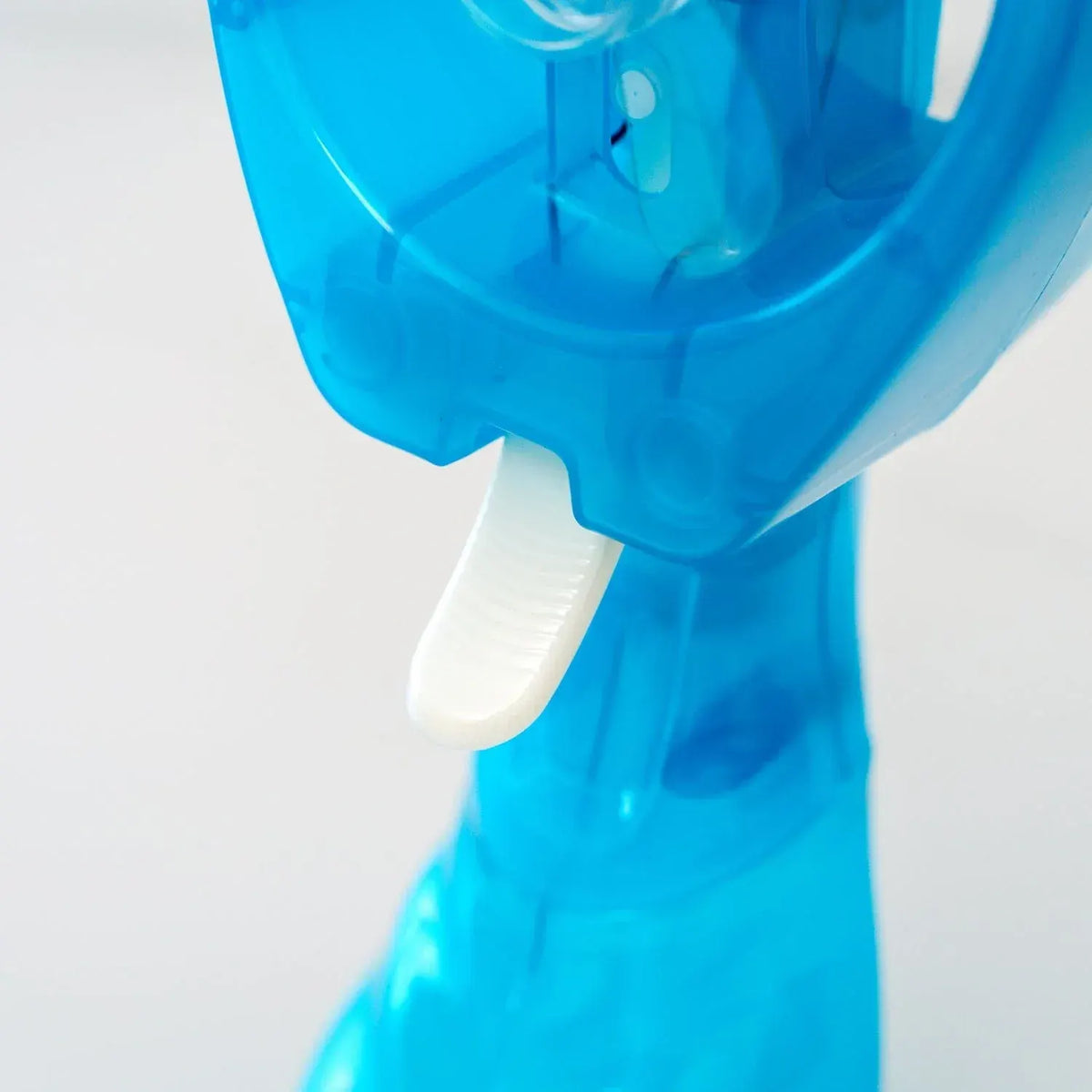 Lazy Dayz Water Spray Fan - Blue - Image 4