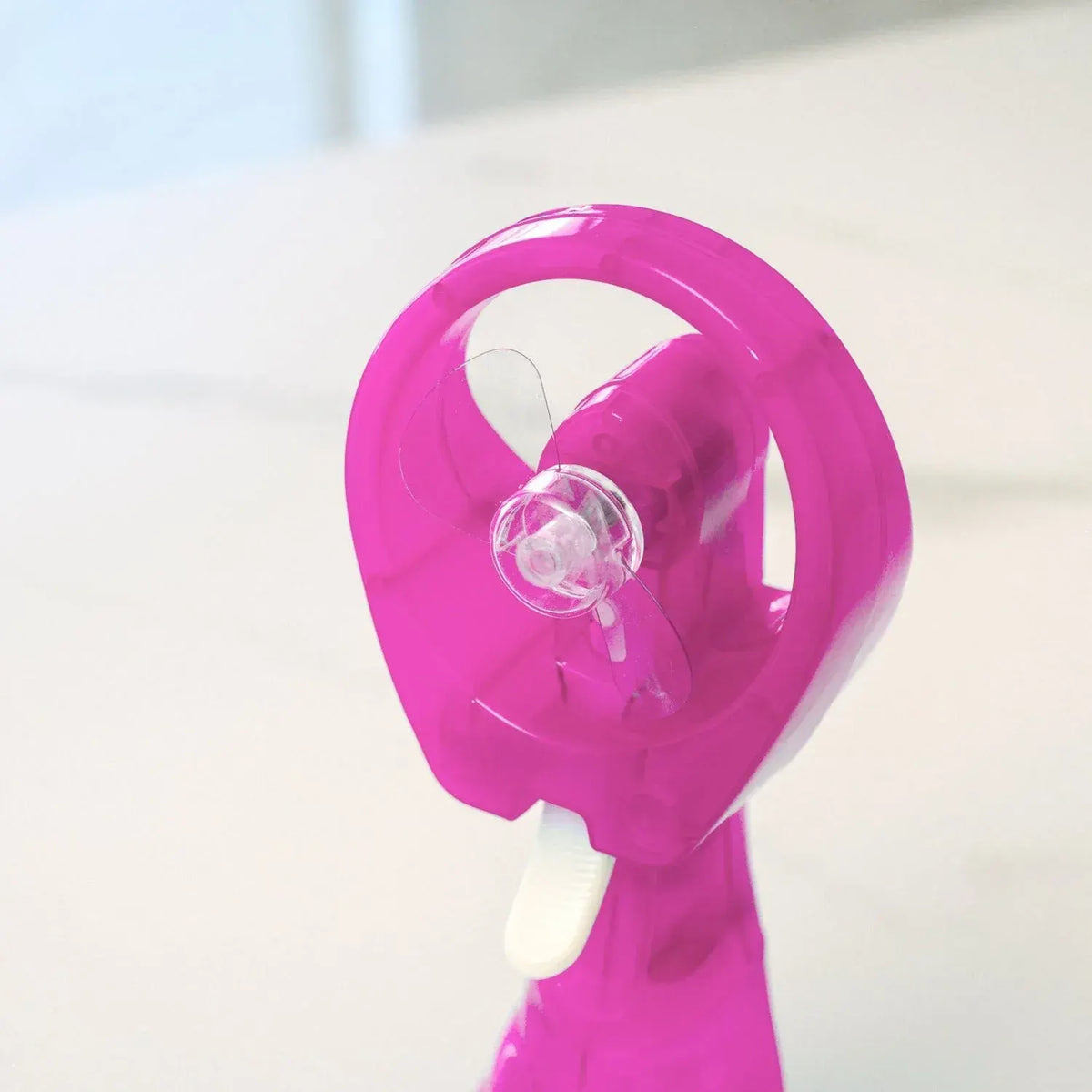 Lazy Dayz Water Spray Fan - Pink - Image 4