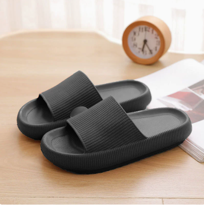 Cloud Slippers for Women and Men, Pillow House Slippers Shower Shoes Indoor Slides Bathroom Sandals, Ultimate Comfort, Lightweight, Thick Sole, Non-Slip, Easy to Clean black（44-45）
