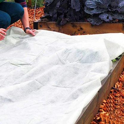 Wintering Fleece ROll - 2 X 10 M - 30 G/M2 - White - Image 3