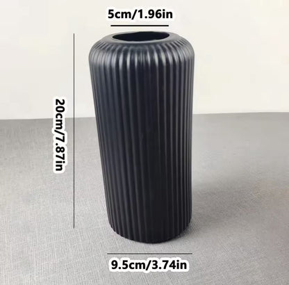Luxurious Black Vase - Modern Vase - Modern Style - Home Furnishings - Chic - Classic Style - Matte Black Interior - Matte Black Interior - Modern Interior - Classic Model - Vase - Flower Vase - Chic Flower Vase - Image 4