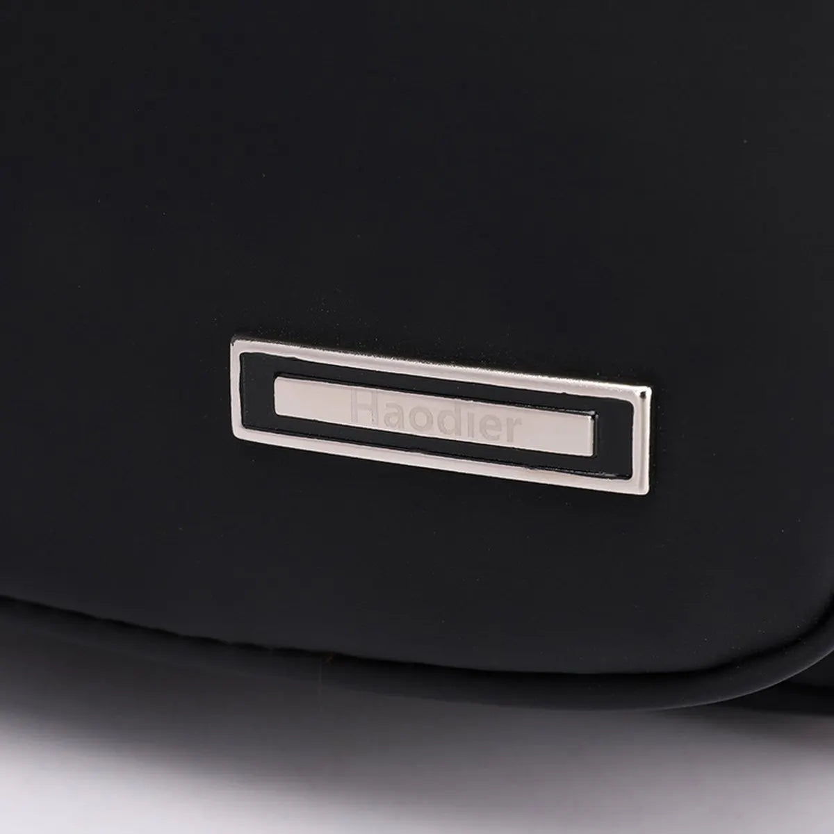 Fanny pack - Shoulder bag - With USB charging port - Men's - Chest bag - Anti-theft - Black - Image 4